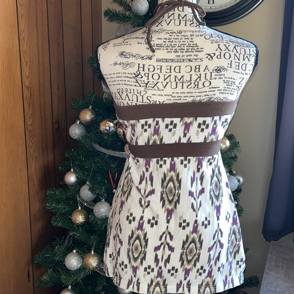 Self Esteem halter top size small - Picture 5 of 6